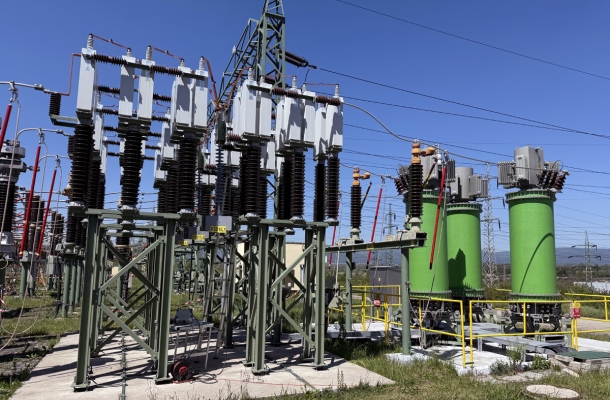 Vysílač HDO 110 kV - vazební transformátory + kondenzátorové baterie C2